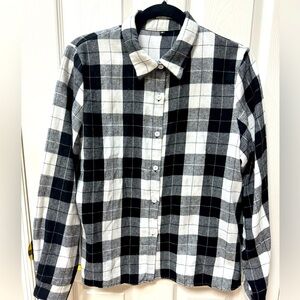 Ladies black/white plaid flannel shirt size medium